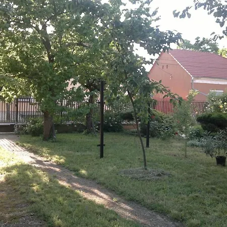 Mosoly Vendégház *